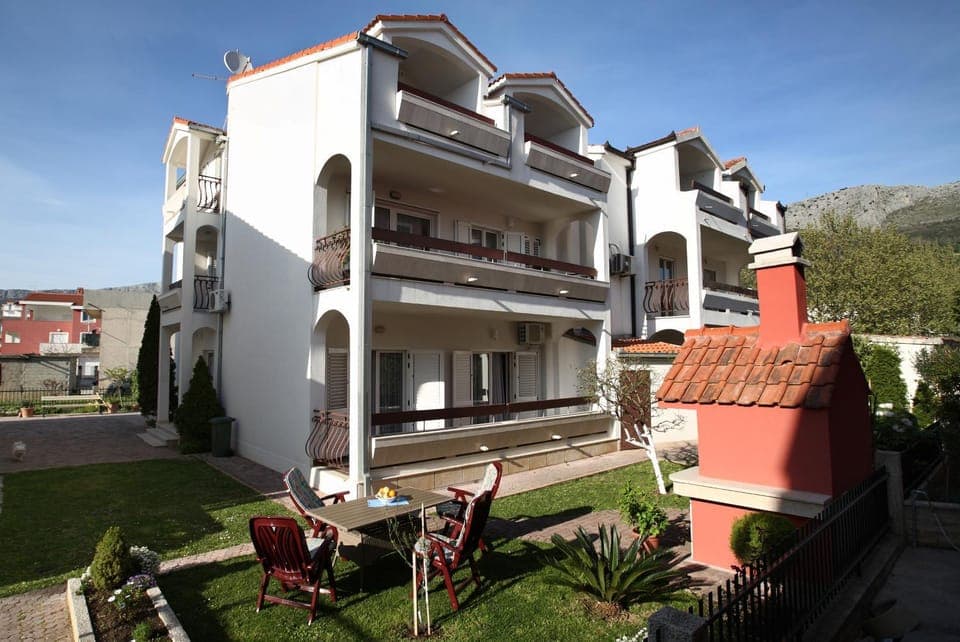 Property building, BBQ facilities, Garden