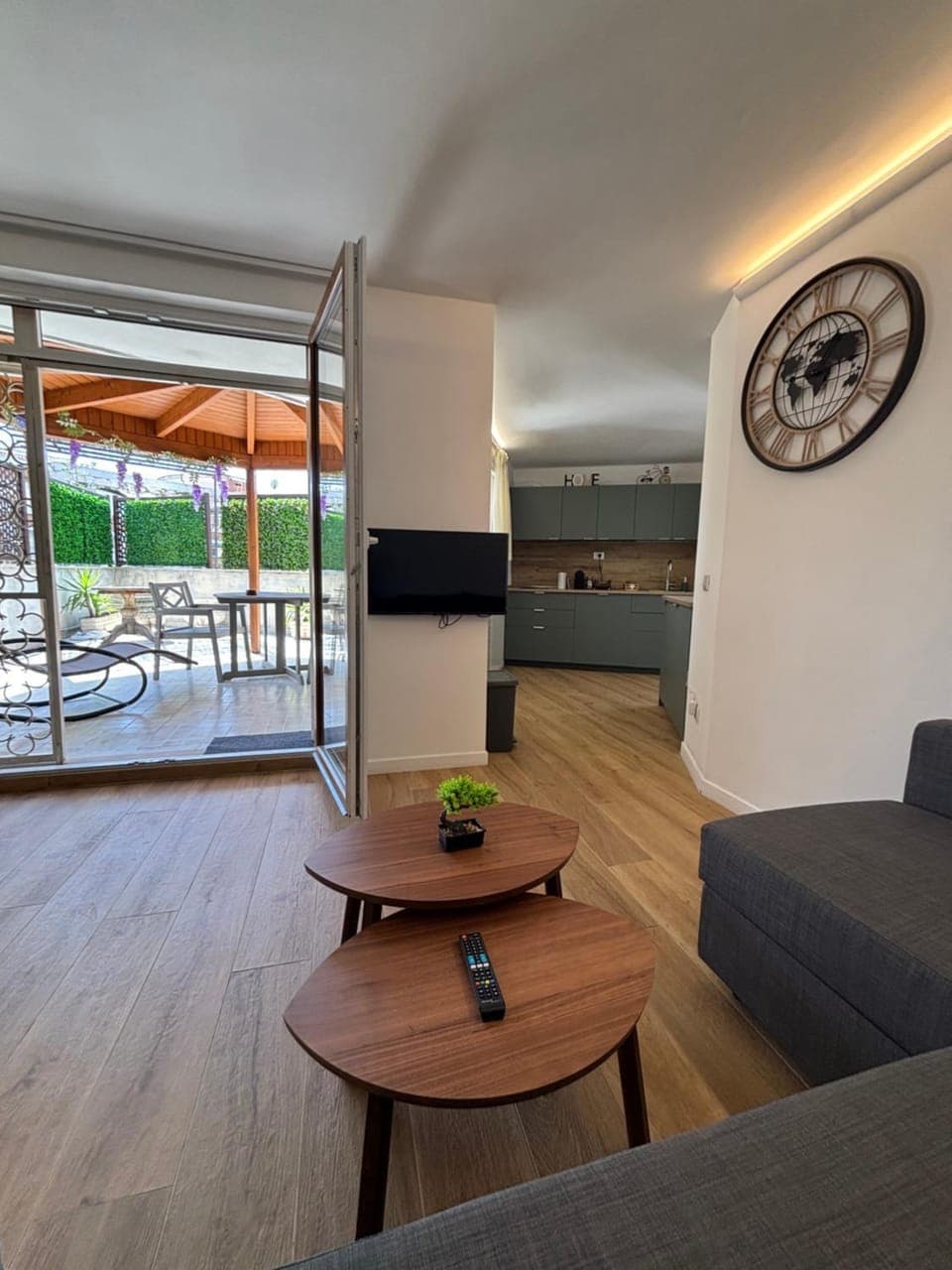 Kitchen or kitchenette, Living room