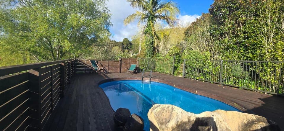 Garden view, Swimming pool, sunbed