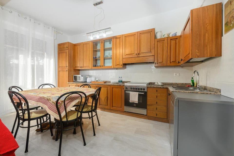 Kitchen or kitchenette, Dining area, dishwasher, oven, stove, toaster