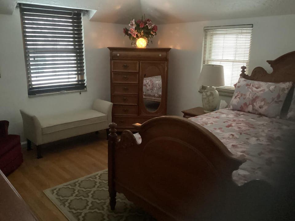 3 bedroom colonial house House in Royal Oak