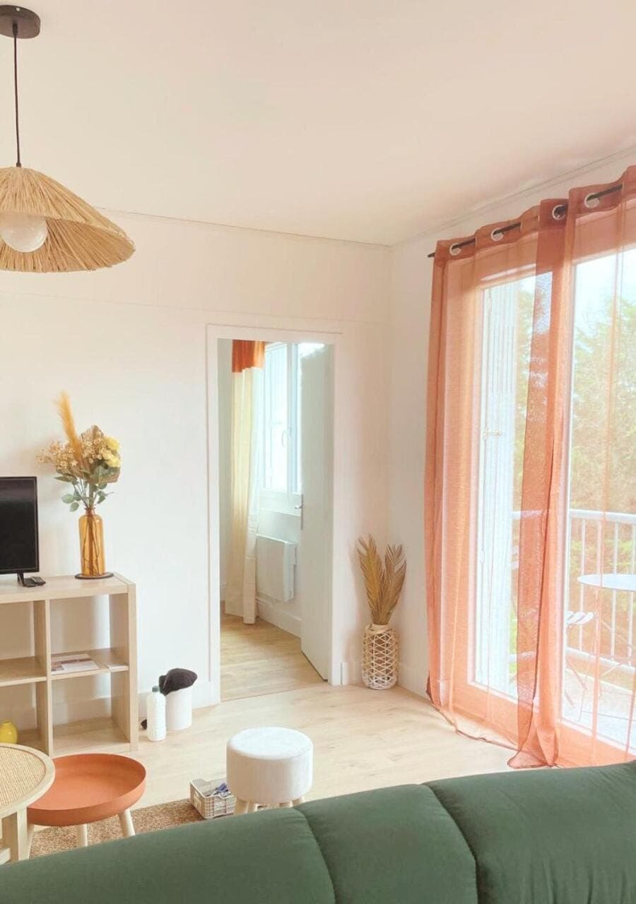 TV and multimedia, Living room, Seating area, internet