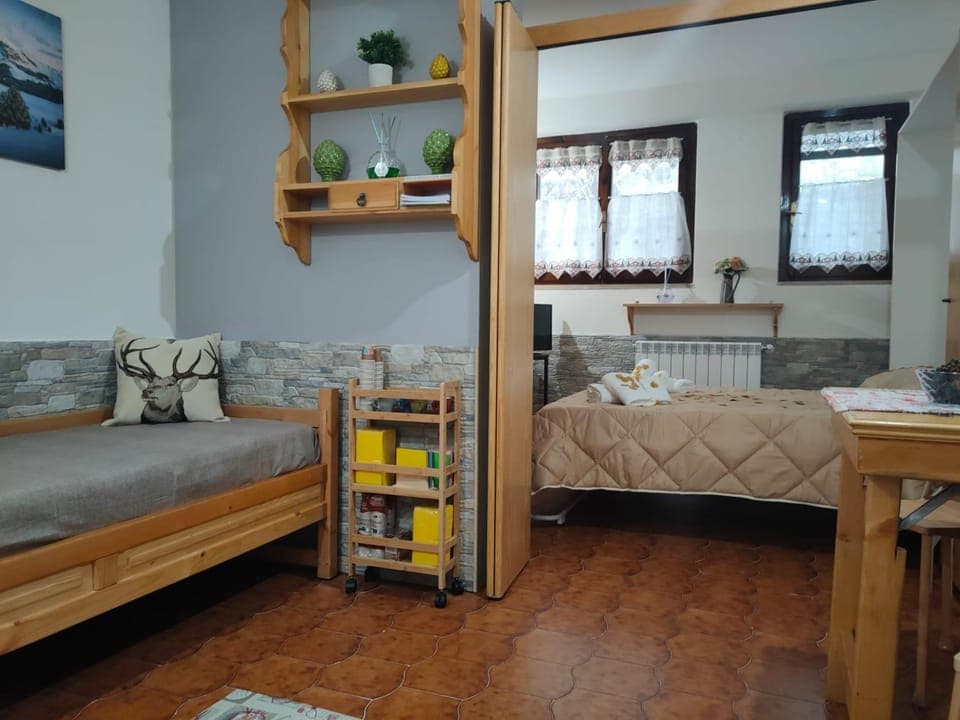 Day, Living room, Seating area