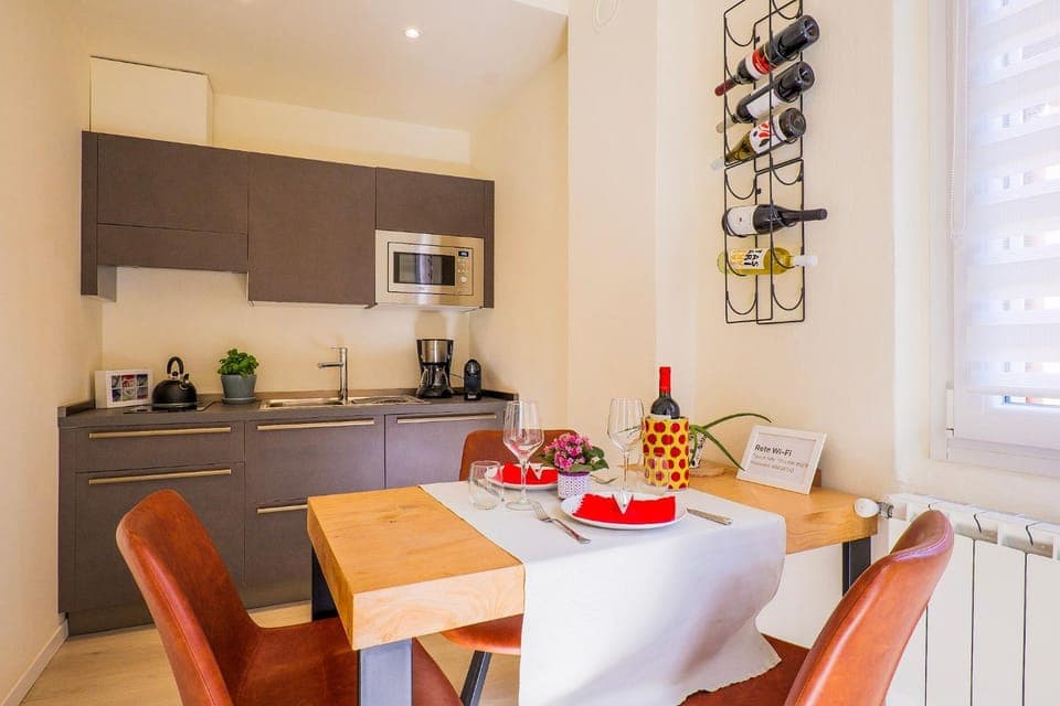 Kitchen or kitchenette, Living room, Dining area