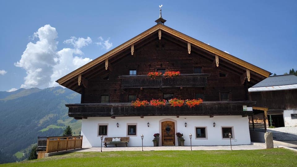 Property building, Summer, Mountain view
