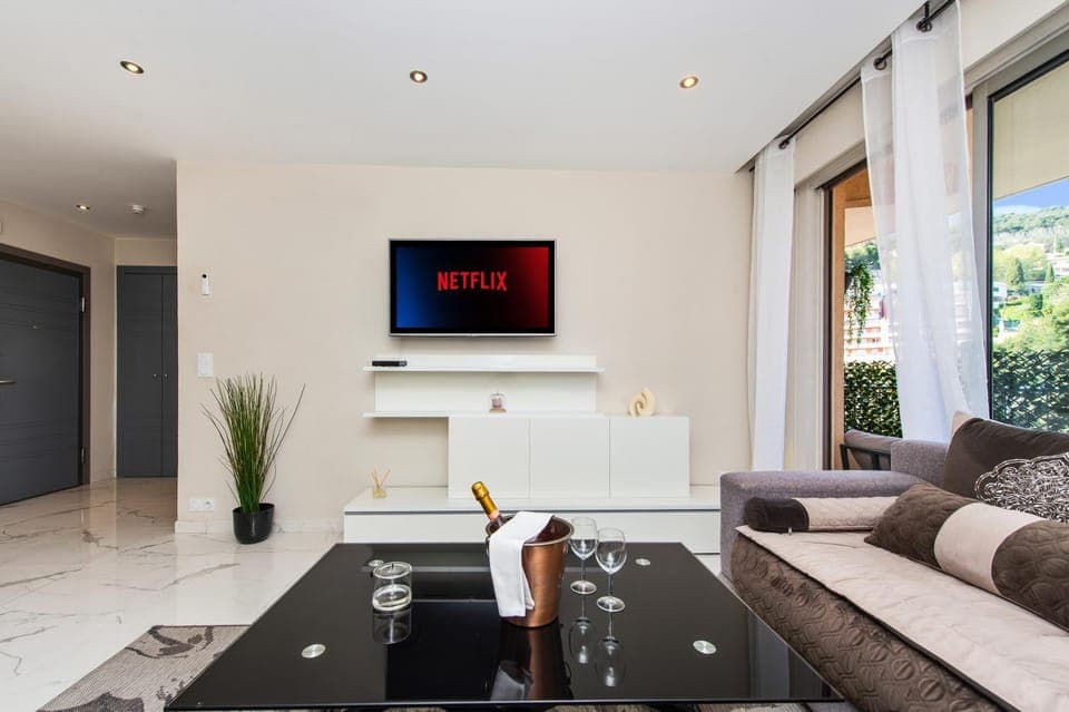 TV and multimedia, Balcony/Terrace, Living room, Seating area