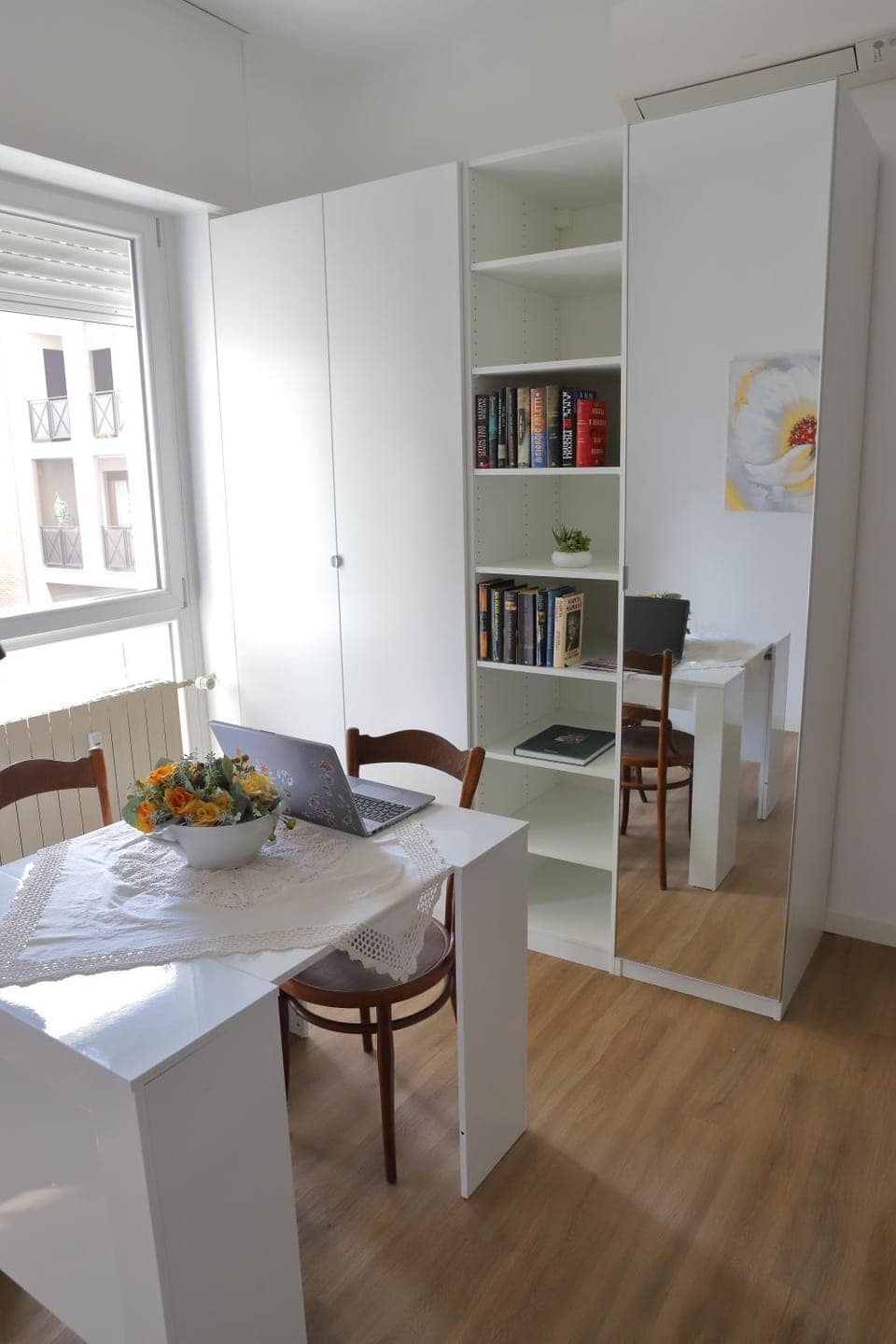 Living room, Seating area, Dining area, air conditioner