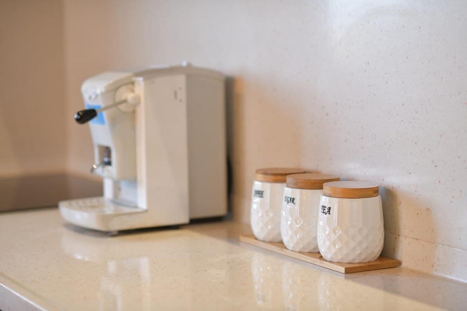 Coffee/tea facilities, Kitchen or kitchenette