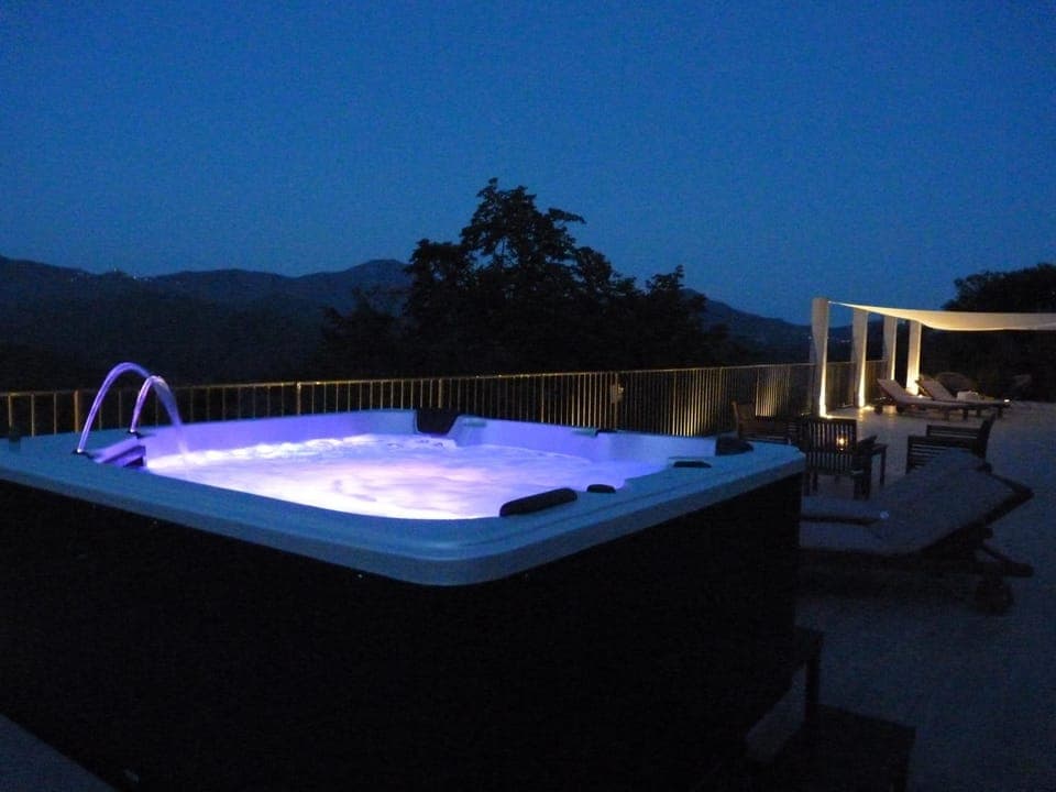 Hot Tub, Solarium, Open Air Bath
