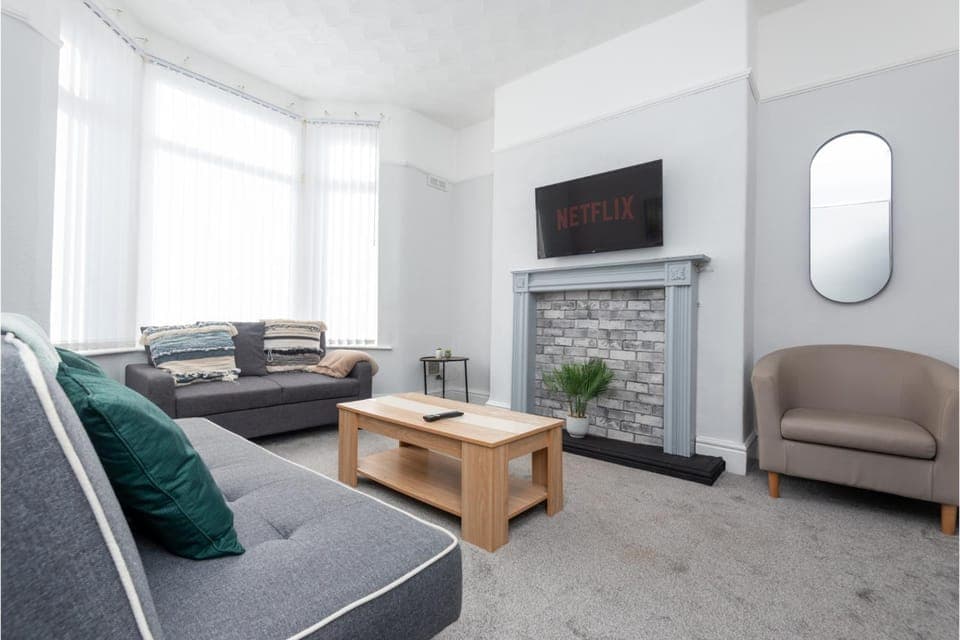 TV and multimedia, Living room, Seating area