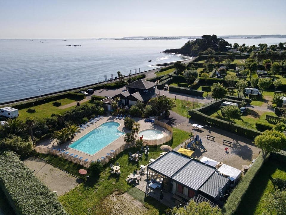 Property building, Pool view, Sea view, Swimming pool