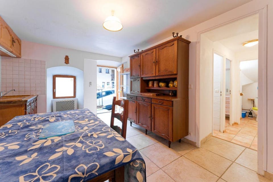 Bathroom, Living room