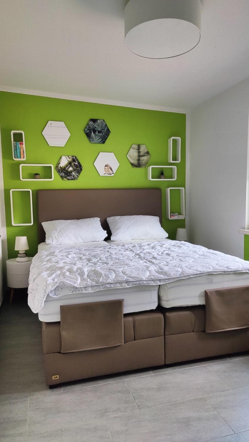 Bed, Photo of the whole room, Bedroom