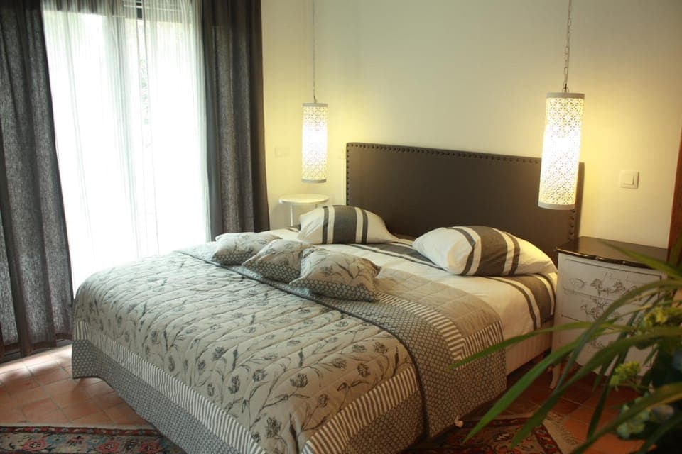 Bed, Photo of the whole room