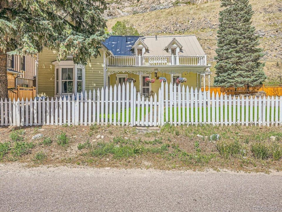 Historic 4 bedroom Victorian Home in Downtown Georgetown House in Georgetown