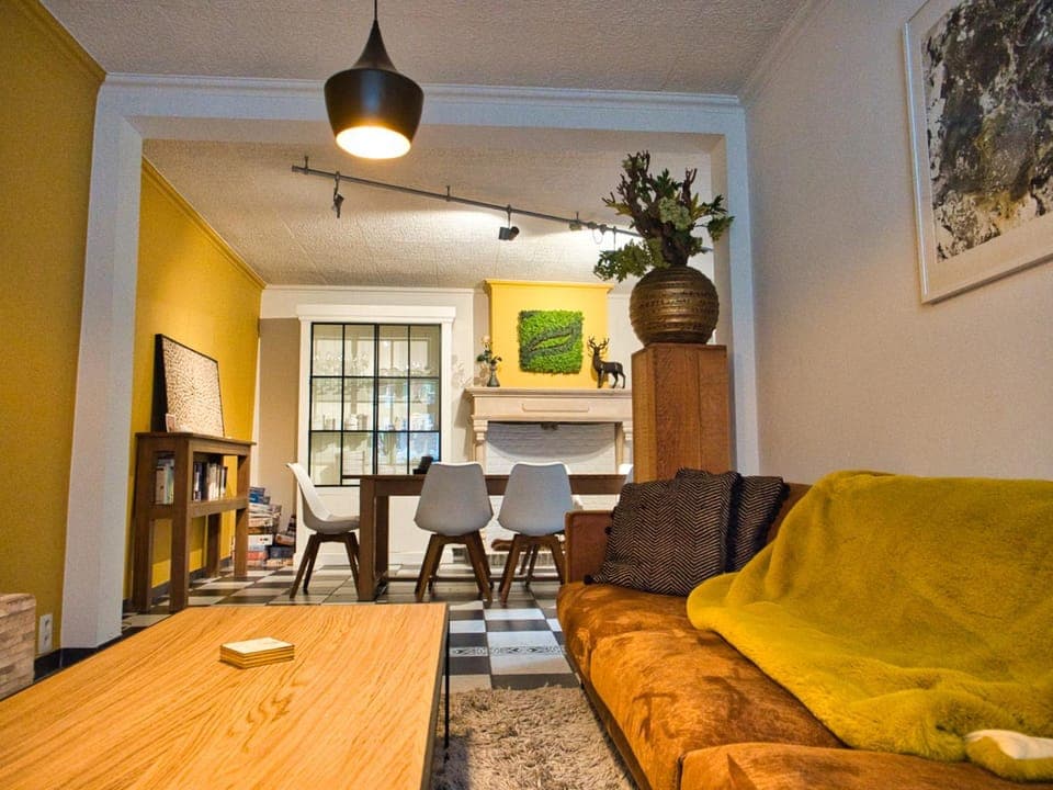 Seating area, Dining area