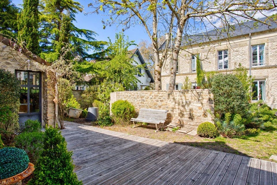 Property building, Spring, Garden