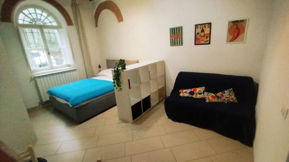 Bed, Photo of the whole room, Seating area, Bedroom