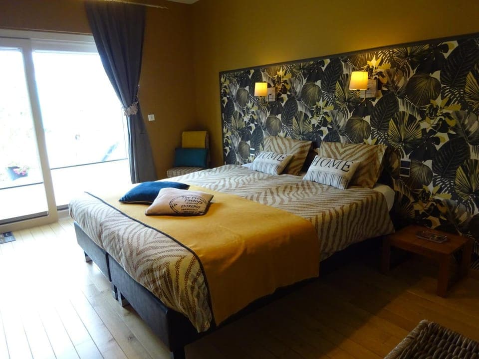 Patio, Bed, Photo of the whole room, Bedroom