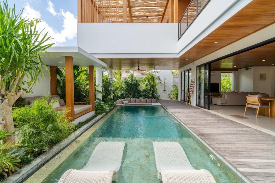 Day, Balcony/Terrace, Pool view, Swimming pool, sunbed