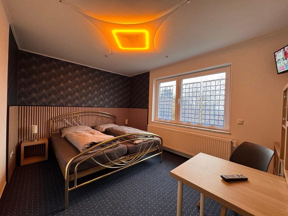 Bed, Photo of the whole room, Bedroom