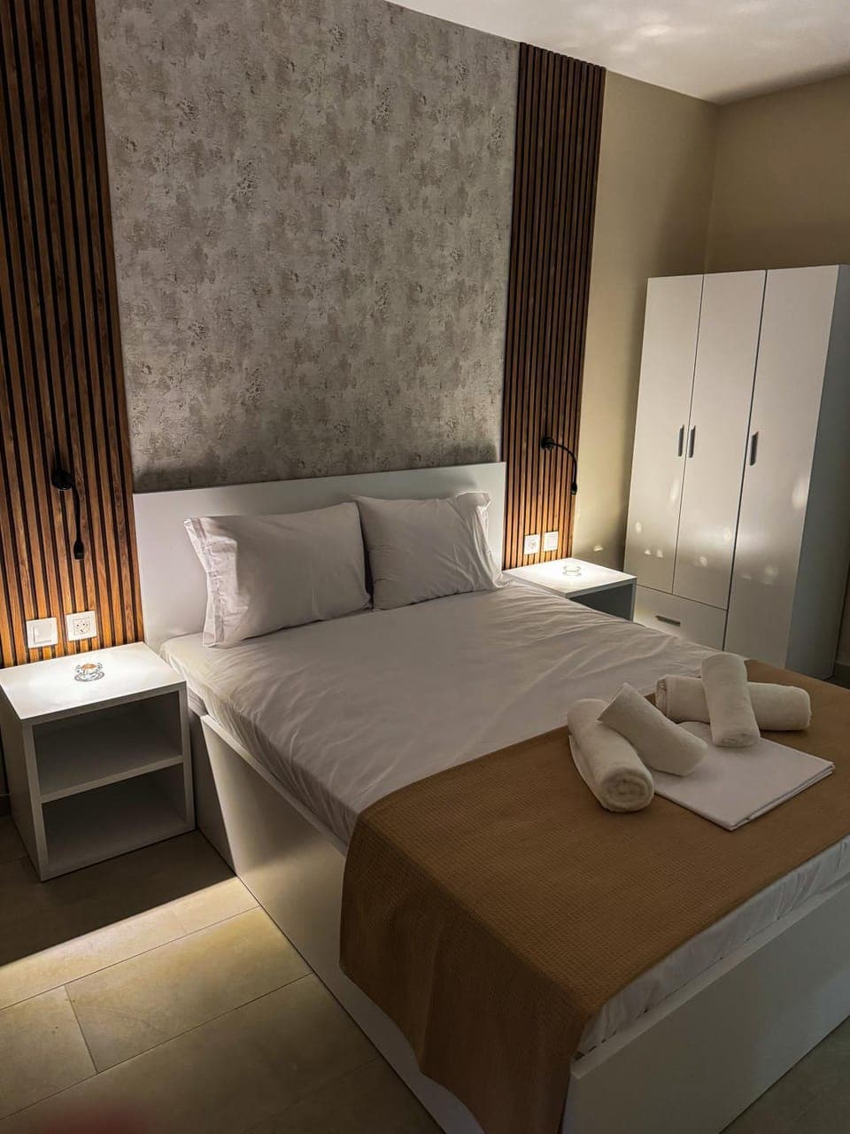 Bed, Photo of the whole room, Bedroom, wardrobe