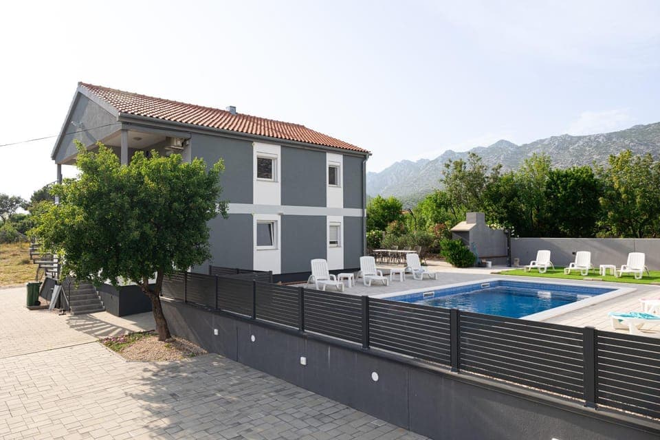 Apartments Zanic with private swimming pool and sea view Apartment in Seline
