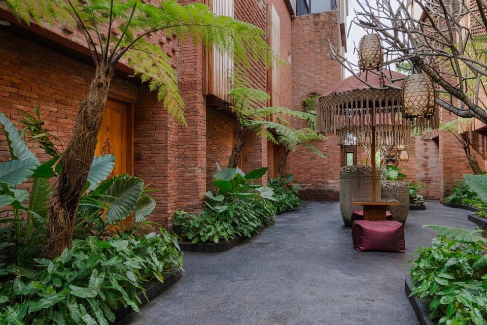 Property building, Day