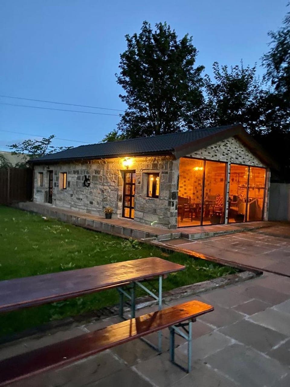 Property building, Day, Dining area, Garden view
