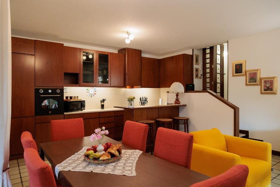 Kitchen or kitchenette, Living room, Dining area