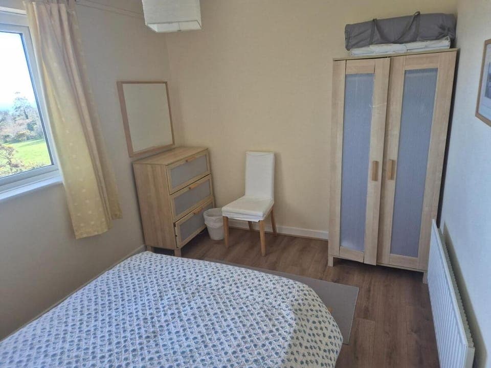 Bed, Photo of the whole room, Bedroom, wardrobe