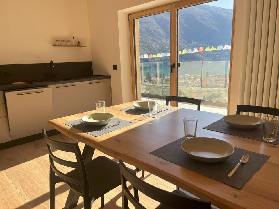 Natural landscape, Balcony/Terrace, Lake view, Mountain view