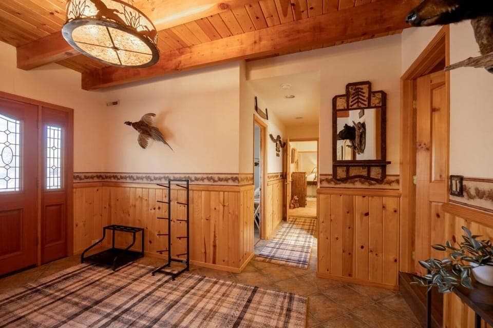 Ultimate Lakeview Lodge and ON THE LAKE! with a Hot-Tub! House in Big Bear