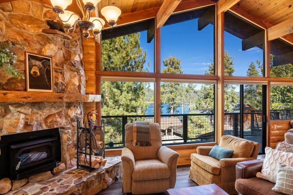 Ultimate Lakeview Lodge and ON THE LAKE! with a Hot-Tub! House in Big Bear