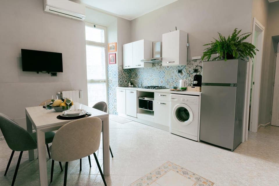 TV and multimedia, Kitchen or kitchenette, Seating area, Dining area, dishwasher, oven, pet friendly, stove, washing machine