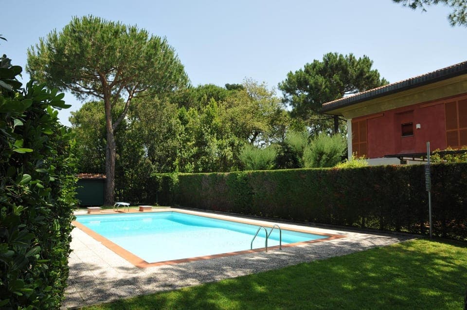 Property building, Garden, Garden view, Swimming pool