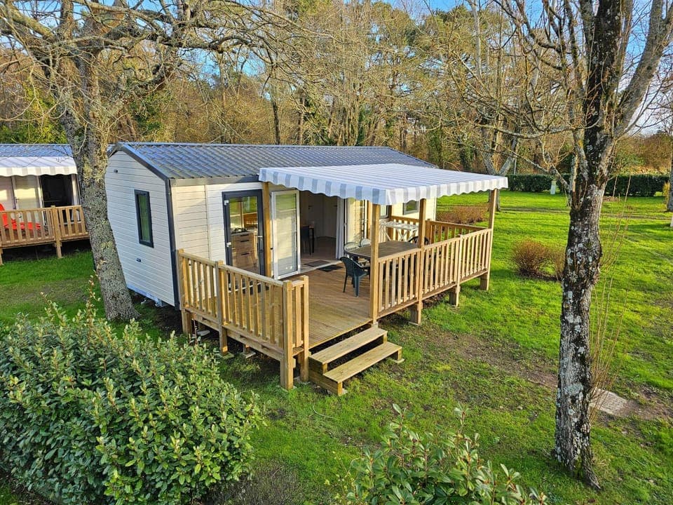 Property building, Natural landscape, Garden, Garden view