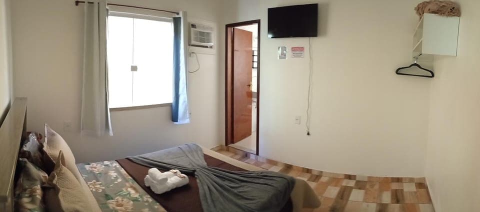 Communal lounge/ TV room, Bed, TV and multimedia, Living room, Photo of the whole room, Bedroom, air conditioner