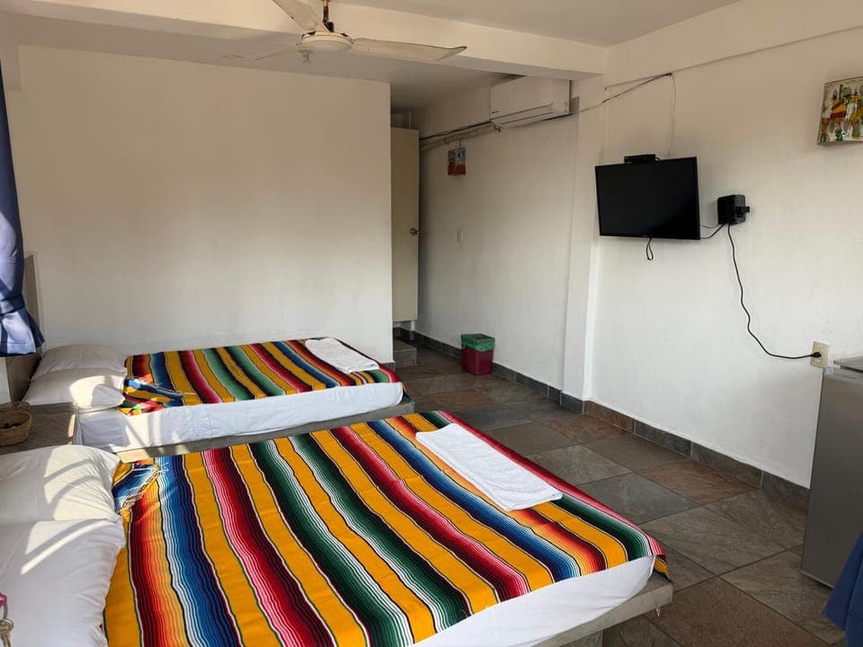 TV and multimedia, Photo of the whole room, Bedroom