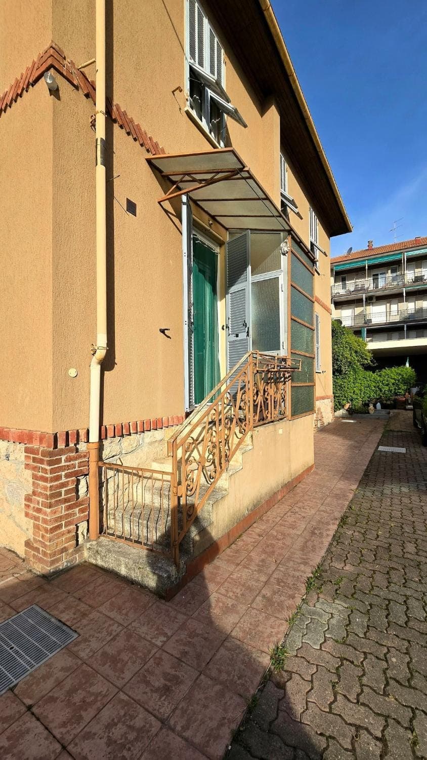 Property building, View (from property/room)