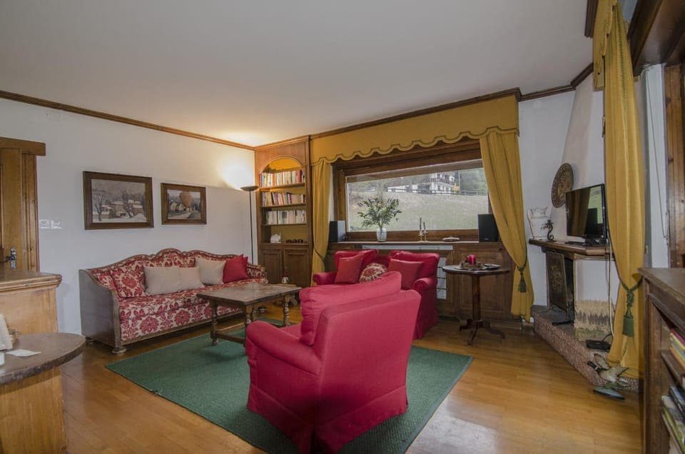 Communal lounge/ TV room, Living room