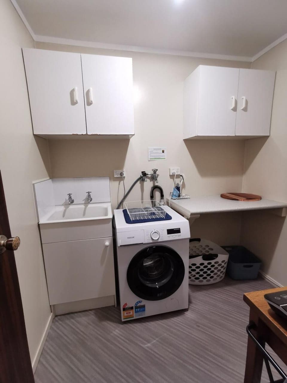 Kitchen or kitchenette, washing machine