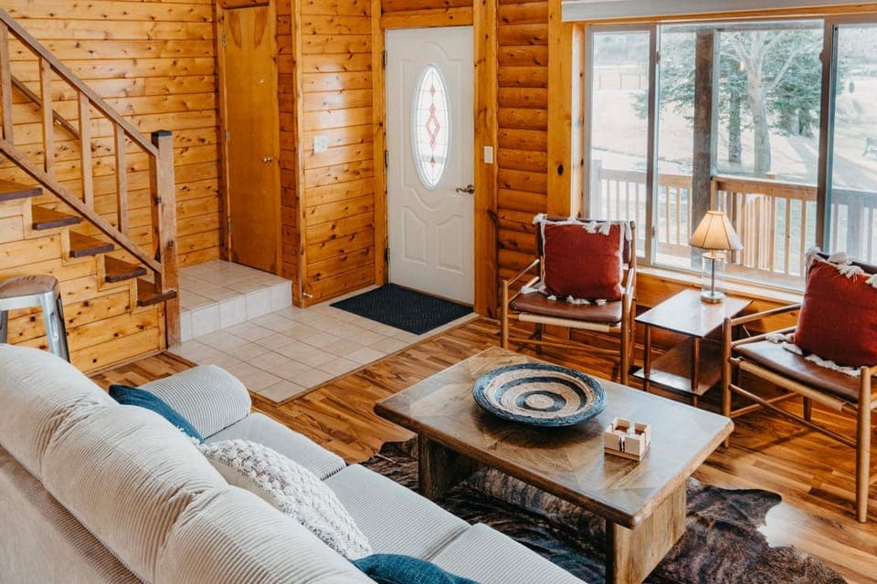 Lakefront Getaway w/ Fire Pit in Akron House in Indiana
