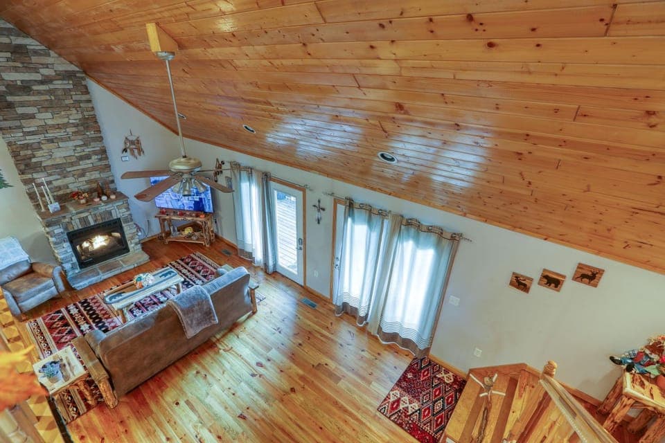 Smoky Mountain Getaway Chalet in Cosby