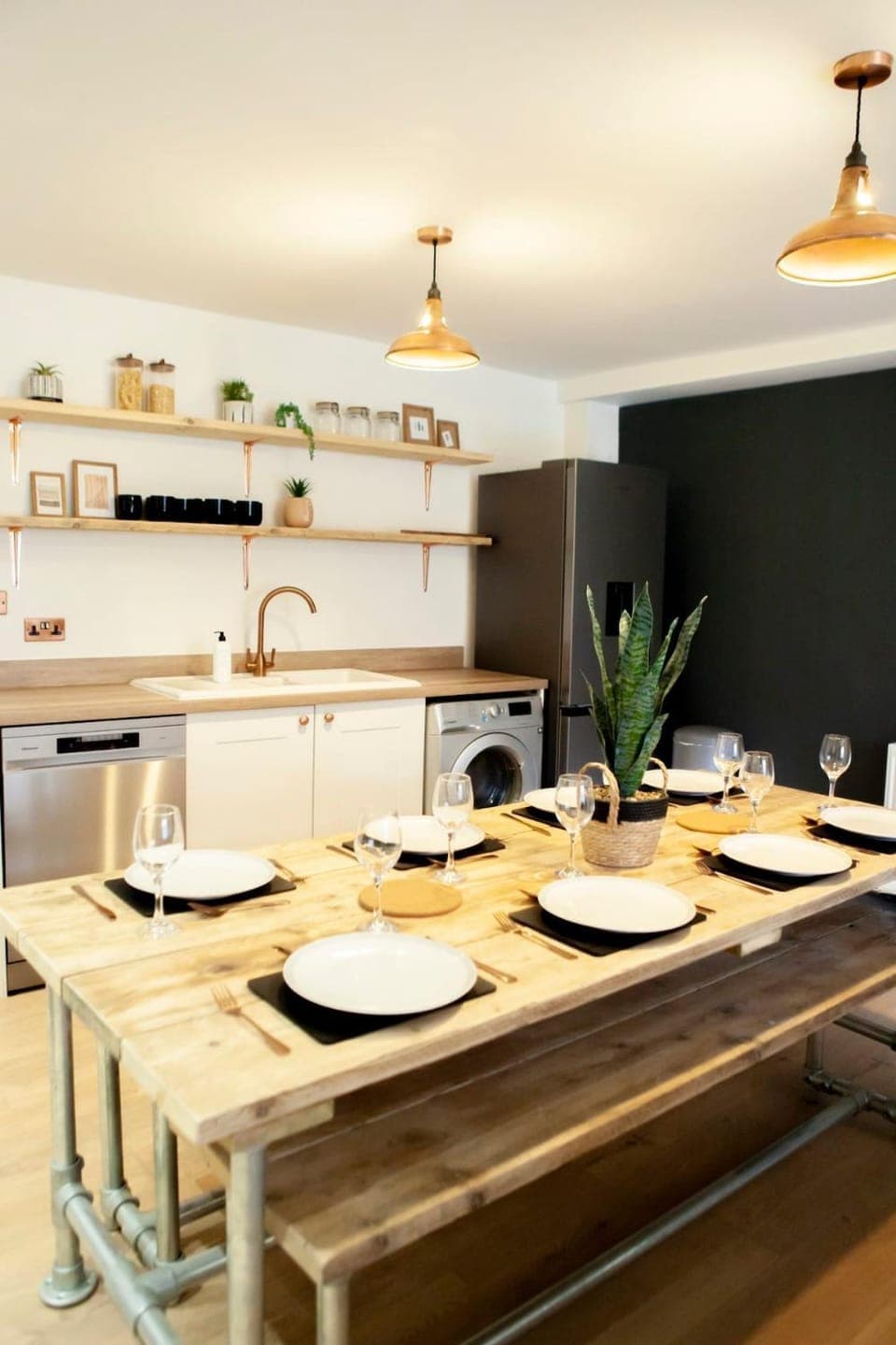 Kitchen or kitchenette, Dining area, pet friendly