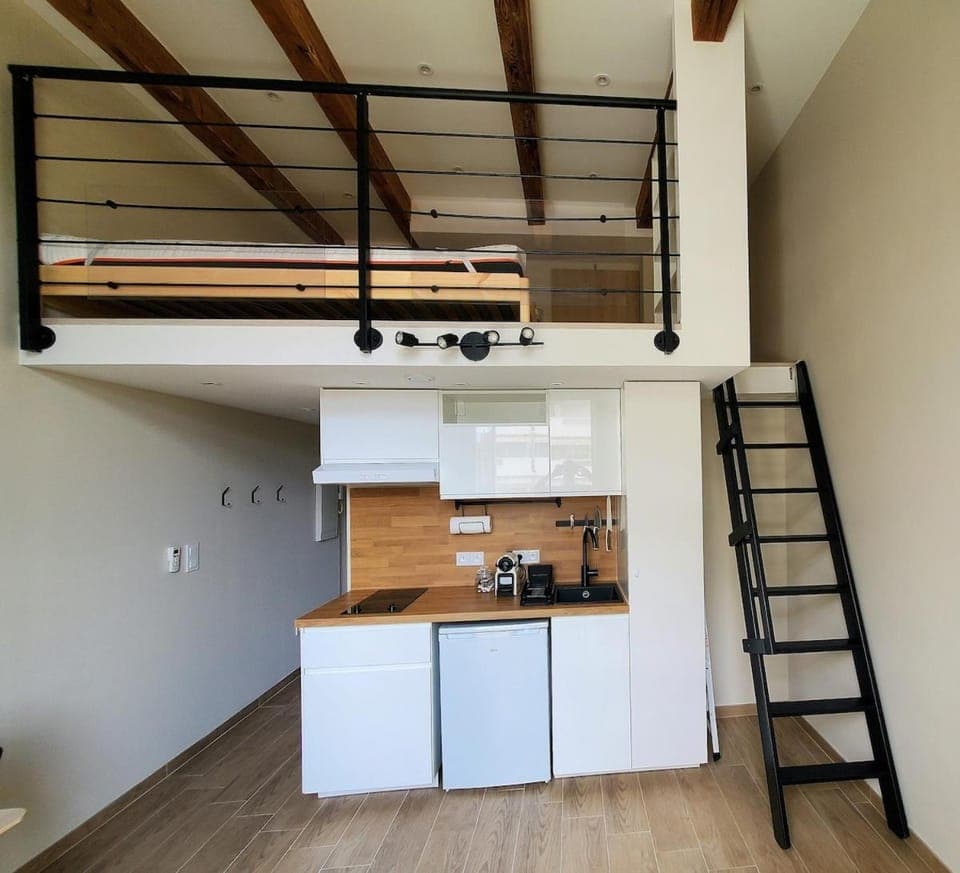 Kitchen or kitchenette, stove