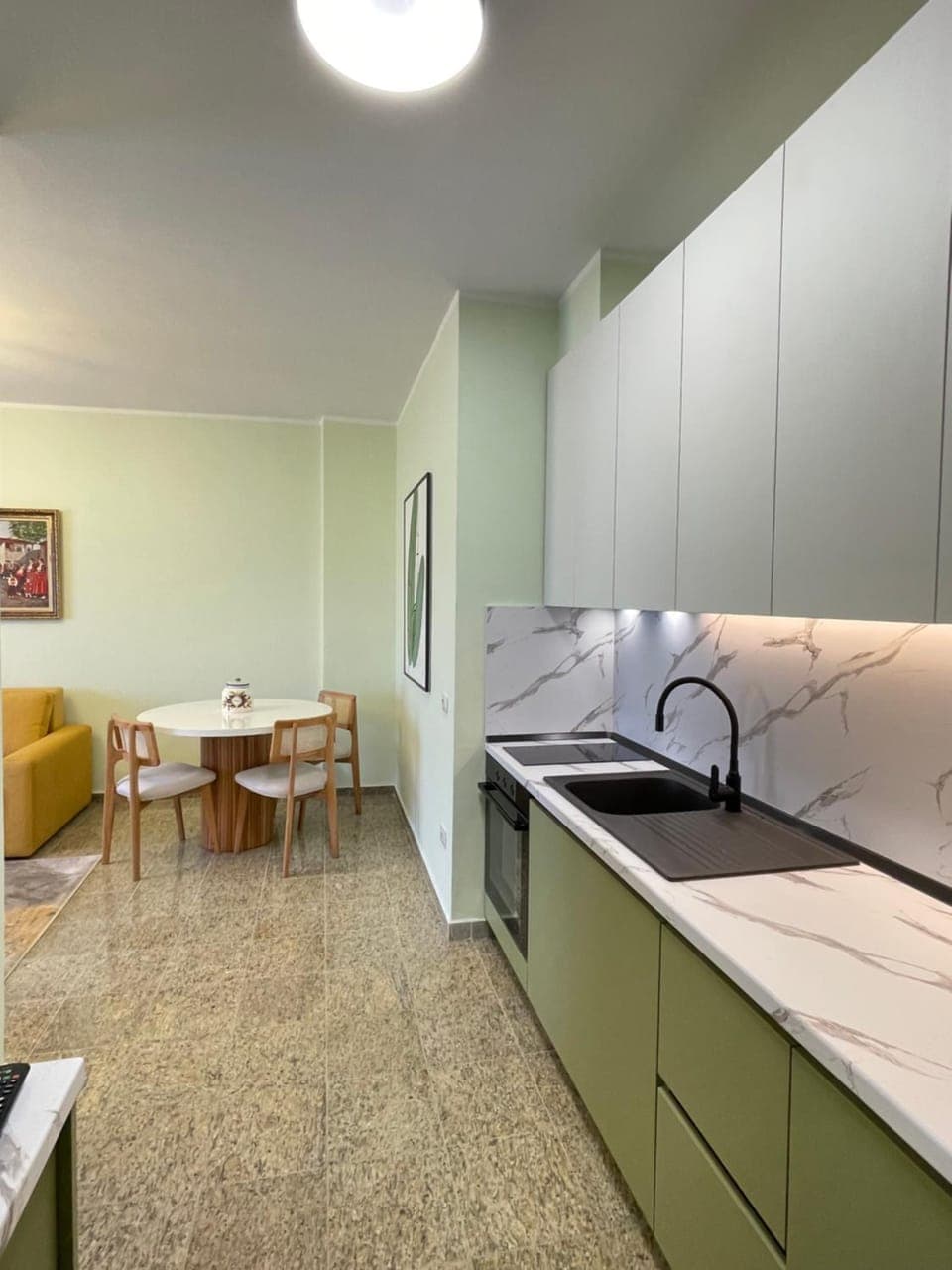 Kitchen or kitchenette, Living room, Seating area, Dining area