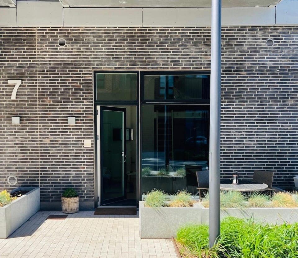 Property building, Facade/entrance