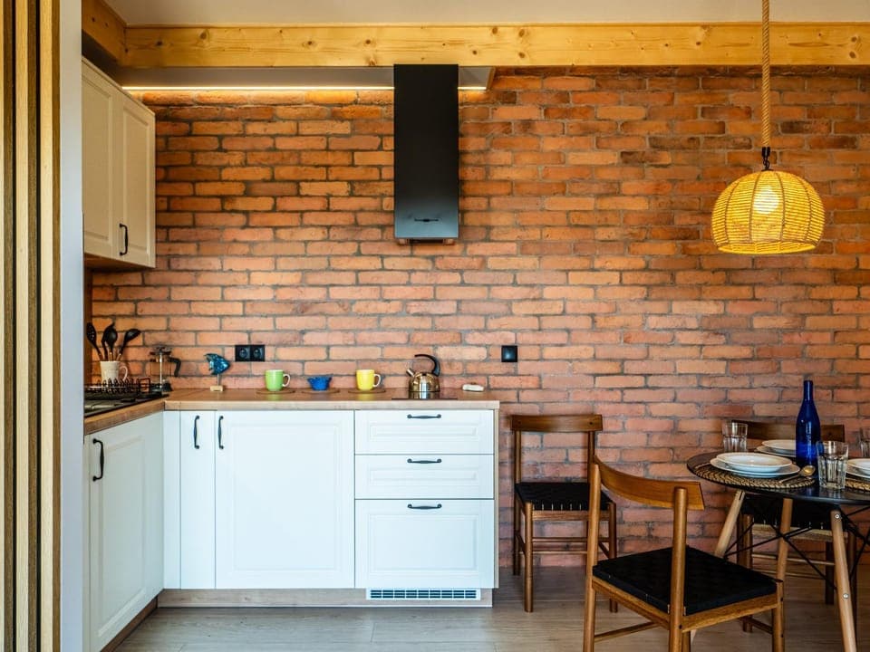 Kitchen or kitchenette, Dining area, stove