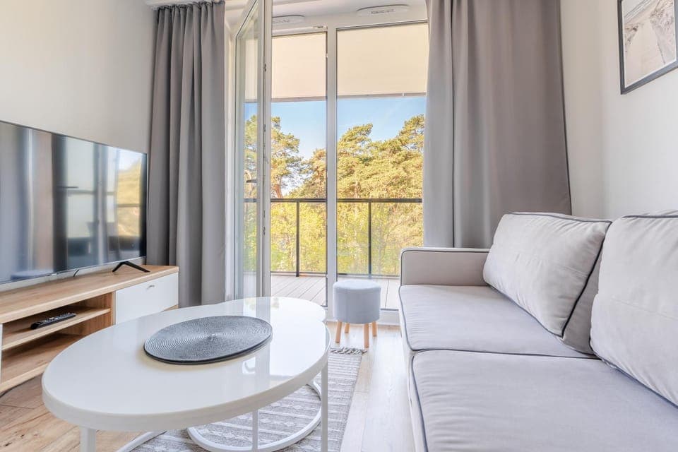 Natural landscape, TV and multimedia, Living room, Seating area